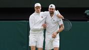 Tearful Dimitrov retires injured, handing Sinner Wimbledon quarter-final spot