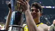 Fenerbahçe'de yeni sözleşme resmen açıklandı: 3 yıllık imza...