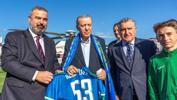 Cumhurbaşkanı Erdoğan, Çaykur Rizespor Futbol Kulübü ve Rize Çay İlkokulunu ziyaret etti