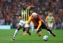 Galatasaray-Fenerbahçe derbisinde saha karıştı! Gergin anlar...