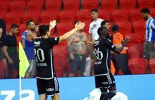 KF Tirana - Beşiktaş maçında olay! Maç 15 dakika geç başladı