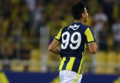 Eljif Elmas'tan havuz başında futbol resitali!