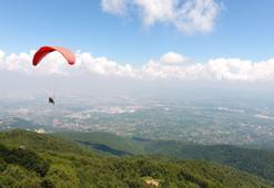 Kartepe'de Yamaç Paraşütü Şenliği