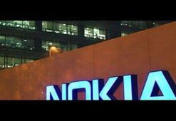 Nokia, satmaya doyamadı!