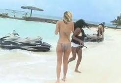 Bikinisiyle fotoğraf çektirecekti, neye uğradığını şaşırdı!