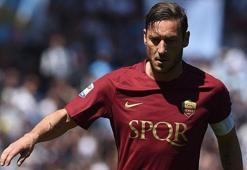 Totti yeniden Roma'da!