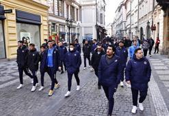 Fenerbahçe, Prag'da yürüyüş yaptı