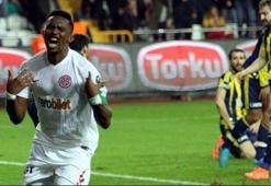 "ZINEDINE ETO'O: Maestro gibiydi"