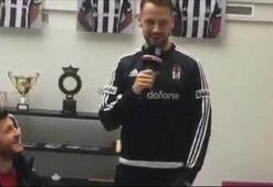 Milosevic'ten Türkçe şarkı