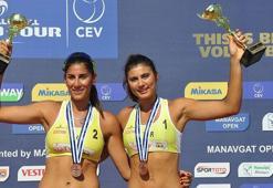 Aleyna Vence ve Merve Nezir plaj voleybolunda tarih yazdı