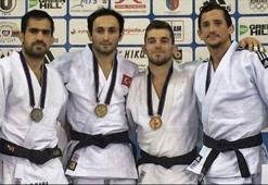 Judoda gümüş madalya