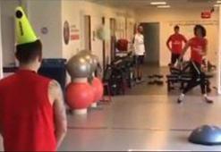 Veratti ve Cavani topla okçuluk oynadılar!