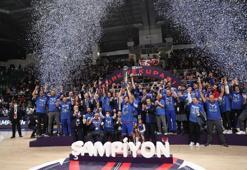 Bakan Kasapoğlu'ndan Anadolu Efes'e tebrik