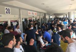 Fenerbahçe taraftarı kombinelere hücum etti!