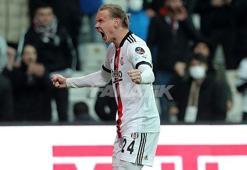 Beşiktaş-Altay maçında gol yanlış anons edildi