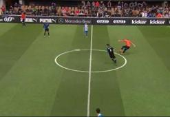 Kaleciden akıl almaz gol!