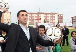 Hakan Şükür'den amatörlere destek