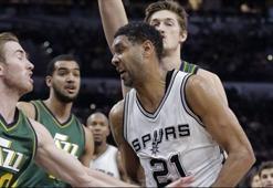 Spurs, sahasında 21'de 21 yaptı