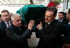 Alpay Özalan'ın babası toprağa verildi