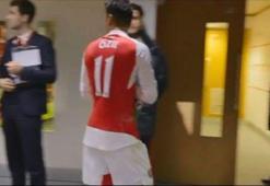 Mesut Özil, Nasri'yi takmadı!