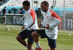 Hollanda Van Persie ve Robben'siz