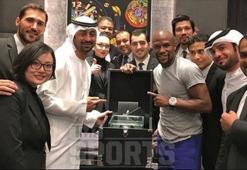 Mayweather bunu da yaptı!