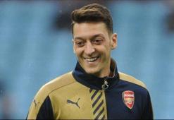 Mesut Özil Fransızlara karşı!