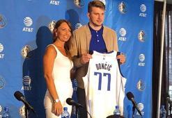 Yeni formalarıyla 2018 NBA Draftı'nın yıldızları