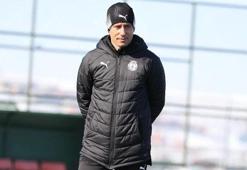 Afyonspor'da Teknik Direktör Cem Kavçak ile yollar ayrıldı