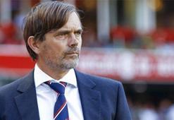 Cocu Fenerbahçe'ye kupalarla geliyor