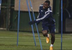 Fenerbahçe'de Egemen ve Emenike takımla çalıştı