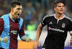 Barcelona, Cardozo ve Mario Gomez'in peşinde
