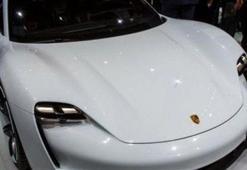 Porsche'nin canavarı geliyor!
