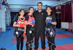 Kick boks ve muay thaide şampiyon kız kardeşler