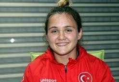 Vahide Nur Gök, Yasemin Adar'ın izinden gidiyor