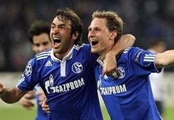 Schalke Raul'e güveniyor