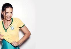 Adriana Lima'dan Metin Hara'ya doğum günü kutlaması!