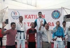 Engelleri aştı Avrupa'dan 2 madalyayla döndü