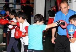 Sokakta çalışan çocukların hayatı sporla değişti