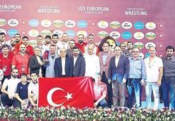 Güreşte madalya rekoru