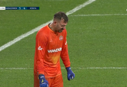 Emiliano Viviano soğuktan titredi! Atatürk Olimpiyat Stadı'nda zorlu anlar...