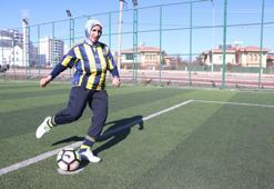Aşçı Azize Ay'ın futbol sevdası