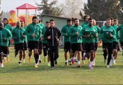Akhisar alt sıralardan kurtulmak istiyor