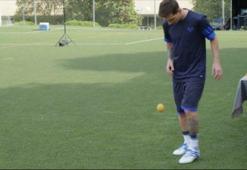 Futboldan uzak kalan Messi portakala sardı