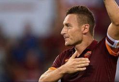 Totti oğlu için parayla polis tutmuş