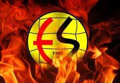 Eskişehirspor'da lisansı çıkmayan 9 futbolcu tesislerden ayrıldı