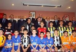 Sırma Su 'Miniklere' can verecek