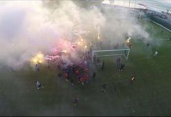 Derbi öncesi saha yangın yeri!