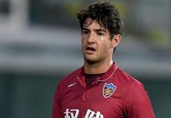 Galatasaray Pato transferi için kesenin ağzını açtı!