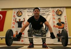 Tolga Çakmak'tan 7 ton 60 kilogramlık rekor!